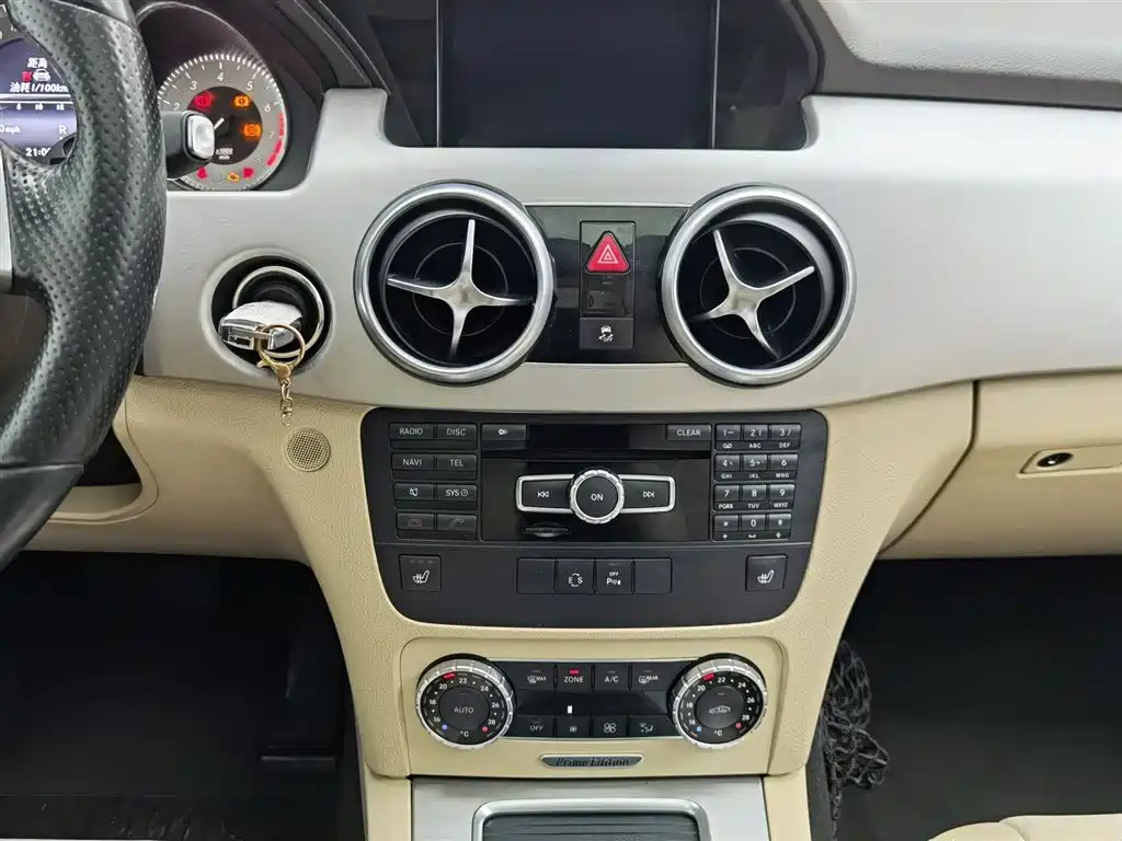 Mercedes-Benz GLK-Class 2015 GLK 300 4MATIC Fashion Ultimate Edition фото 12