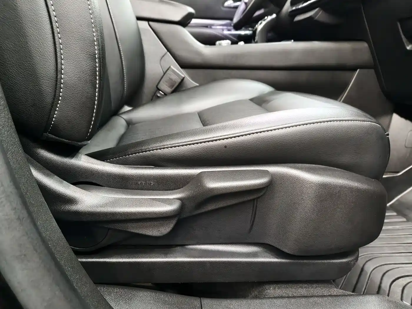 Cadillac XT4 2020 28T 2WD Technology фото 18