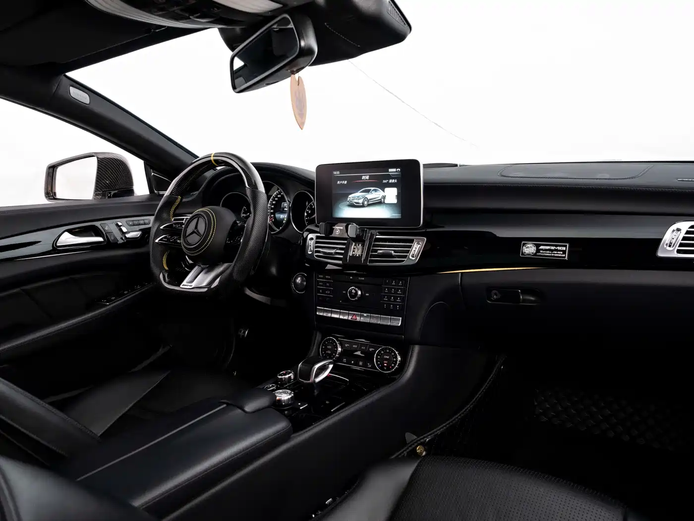 Mercedes-Benz CLS AMG 2015 AMG CLS 63 4MATIC фото 24