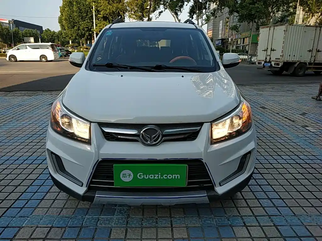 BAIC Huansu S3 2016 2016 1.5L Manual Startup Edition