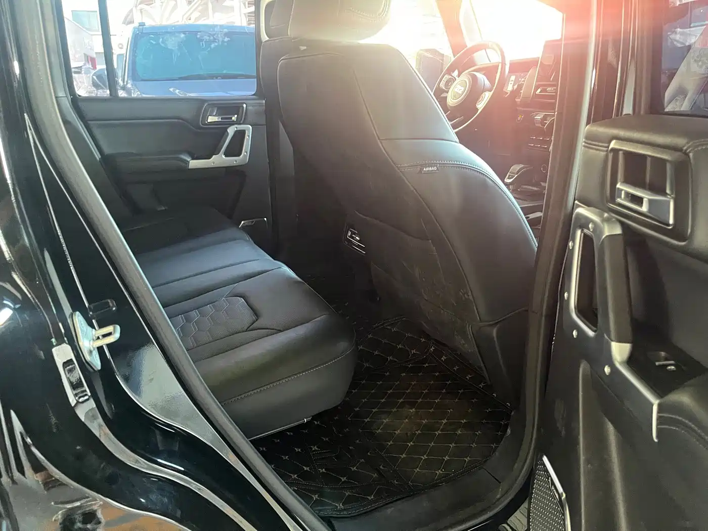 212 T01 2025 2024 2.0T Explorer