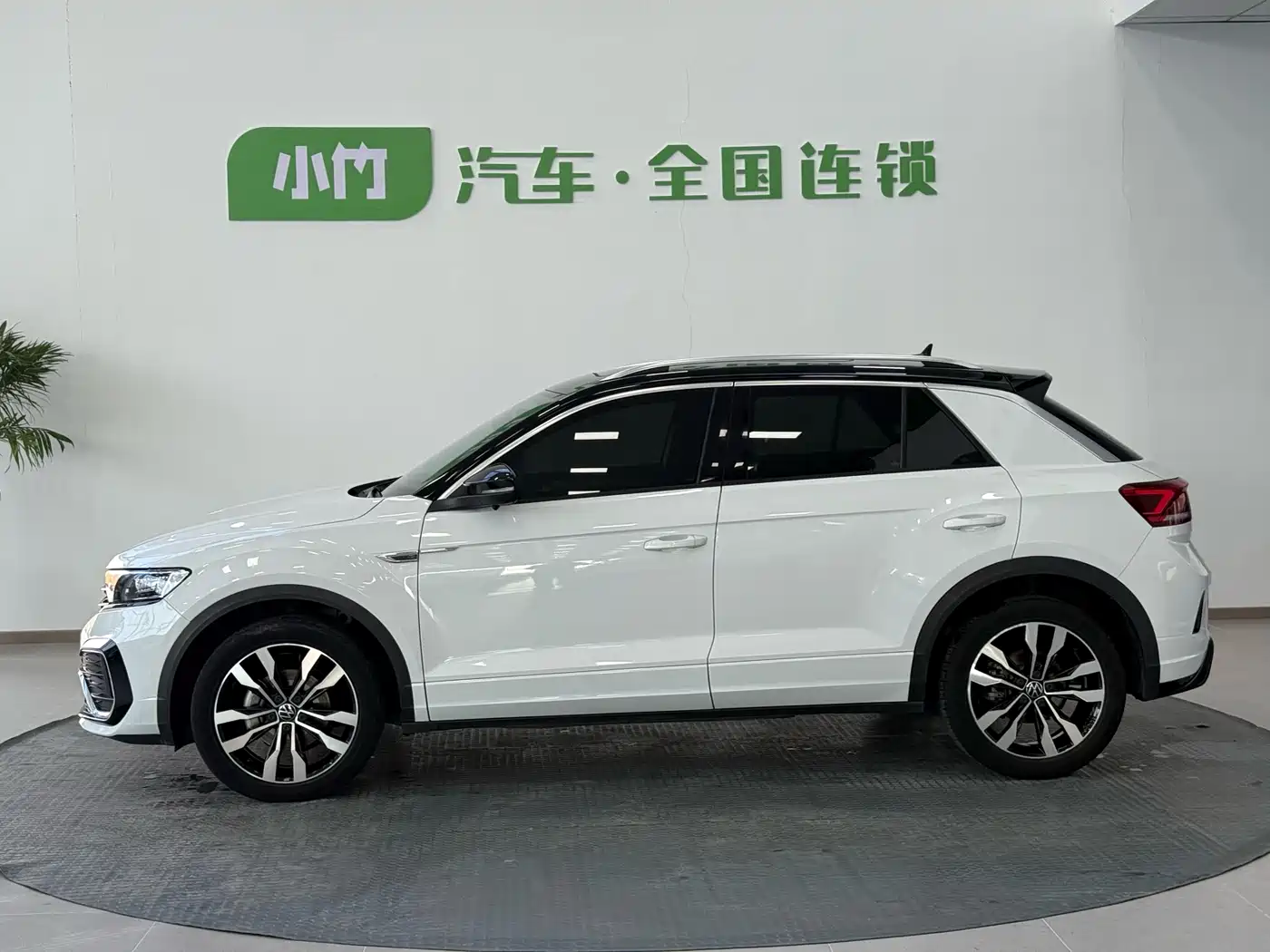 VOLKSWAGEN T ROC EXPLORING SONGS