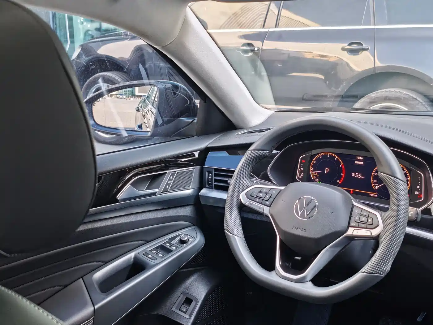 Volkswagen Passat 2025 Outstanding 380TSI Dragon Soaring Edition фото 17