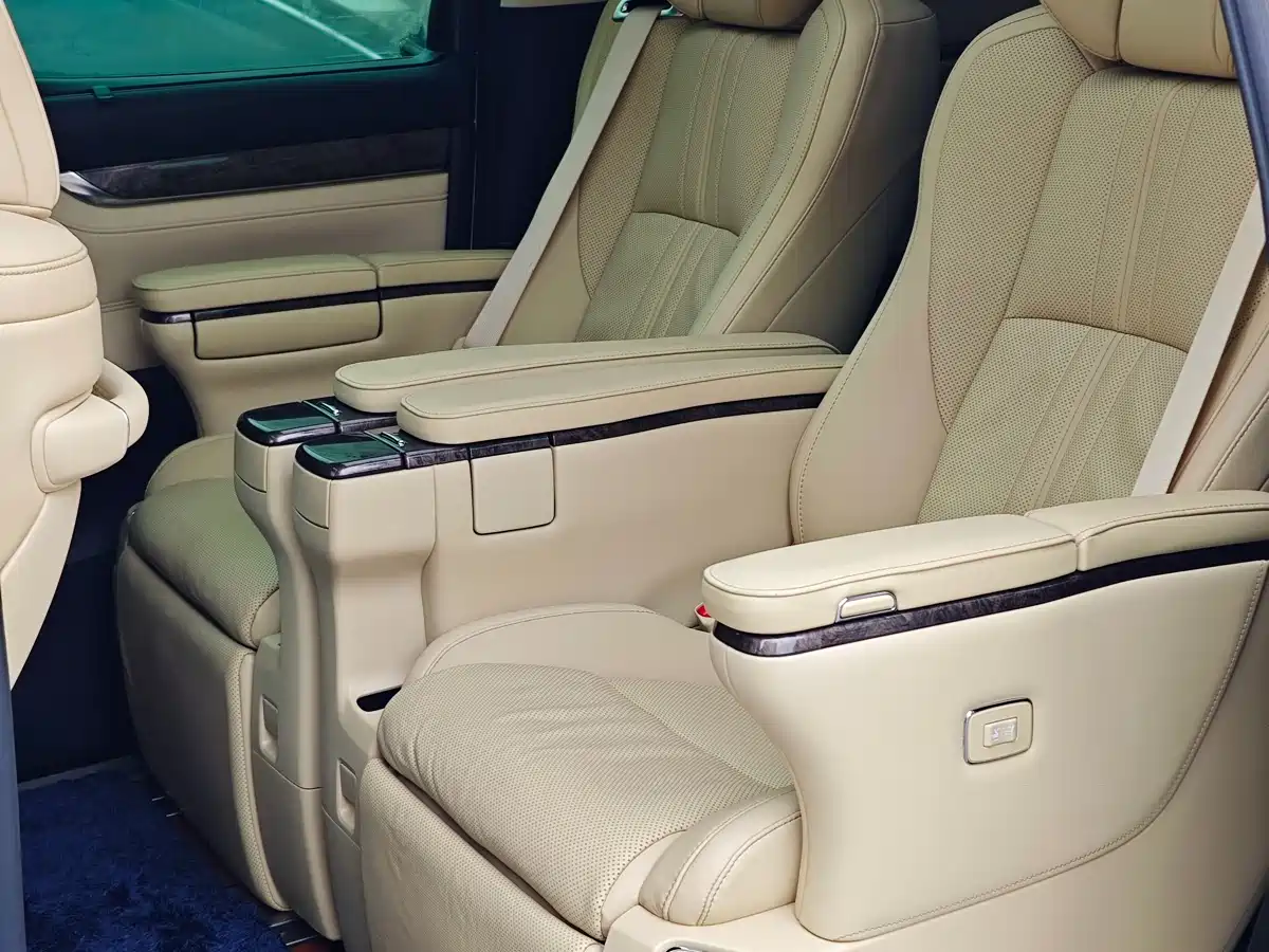 Toyota Vellfire 2021 Crown Hybrid 2.5L HV Premium Edition фото 14