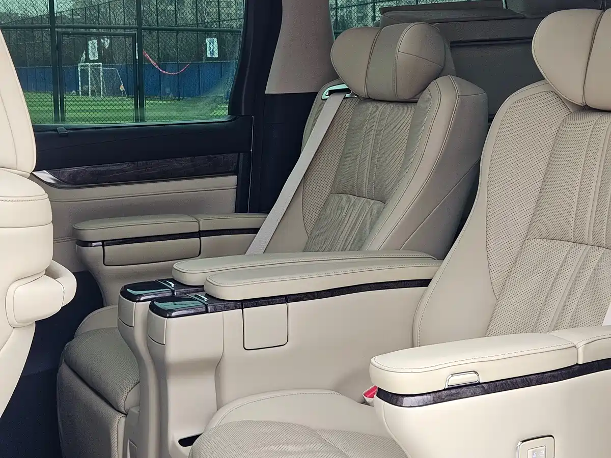 Toyota Vellfire 2021 Crown Hybrid 2.5L HV Premium Edition фото 15