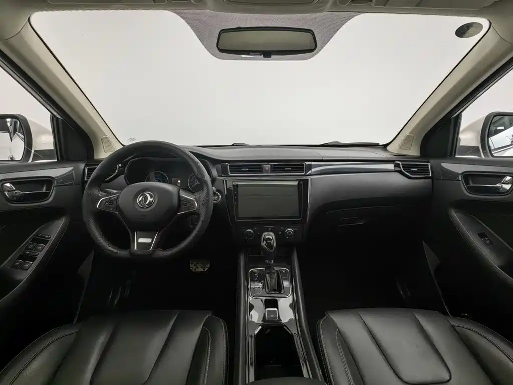 Dongfeng Fengguang Fengguang 580 2016 2016 Facelift 1.5T CVT Comfort