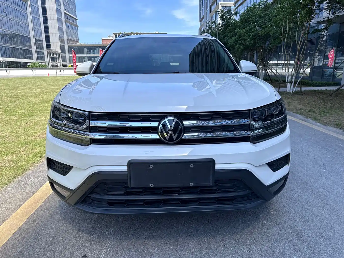 Volkswagen Tharu 2022 280TSI FWD Luxury Edition фото 2