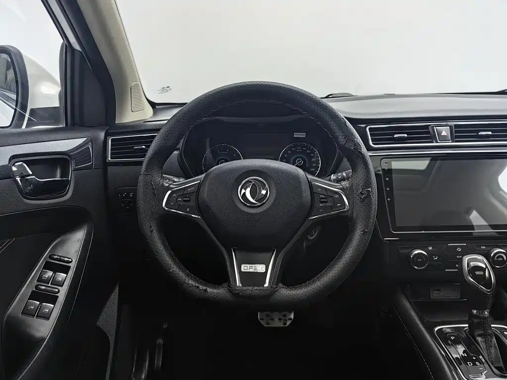 Dongfeng Fengguang Fengguang 580 2016 2016 Facelift 1.5T CVT Comfort