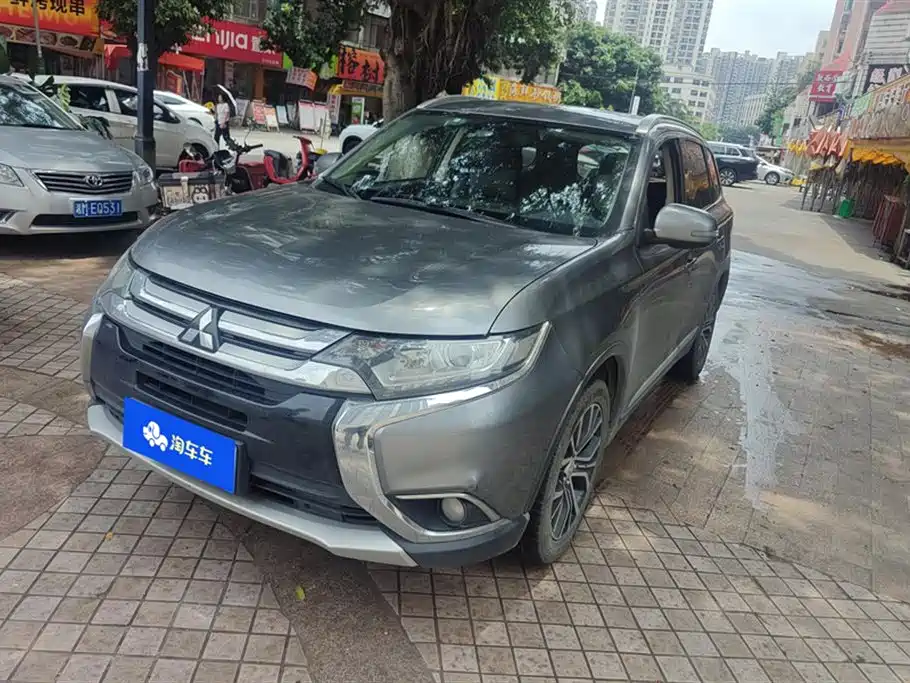 MITSUBISHI OUTLANDER