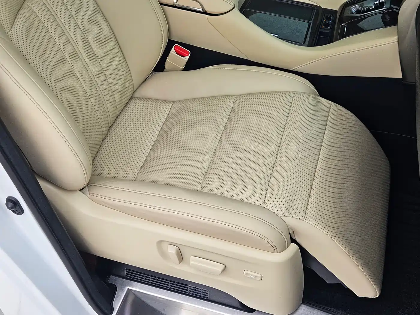 Toyota Vellfire 2021 Crown Hybrid 2.5L HV Premium Edition фото 13