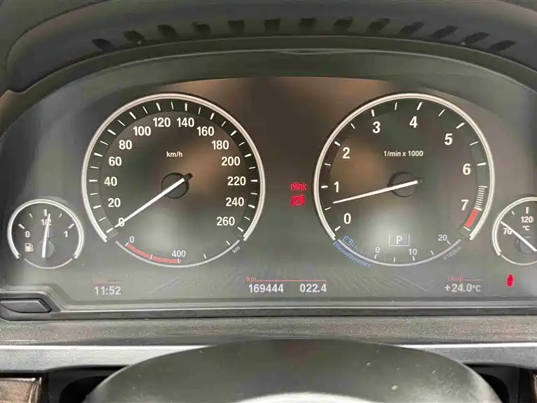 BMW 7 Series 2013 Model 740Li Leading фото 20