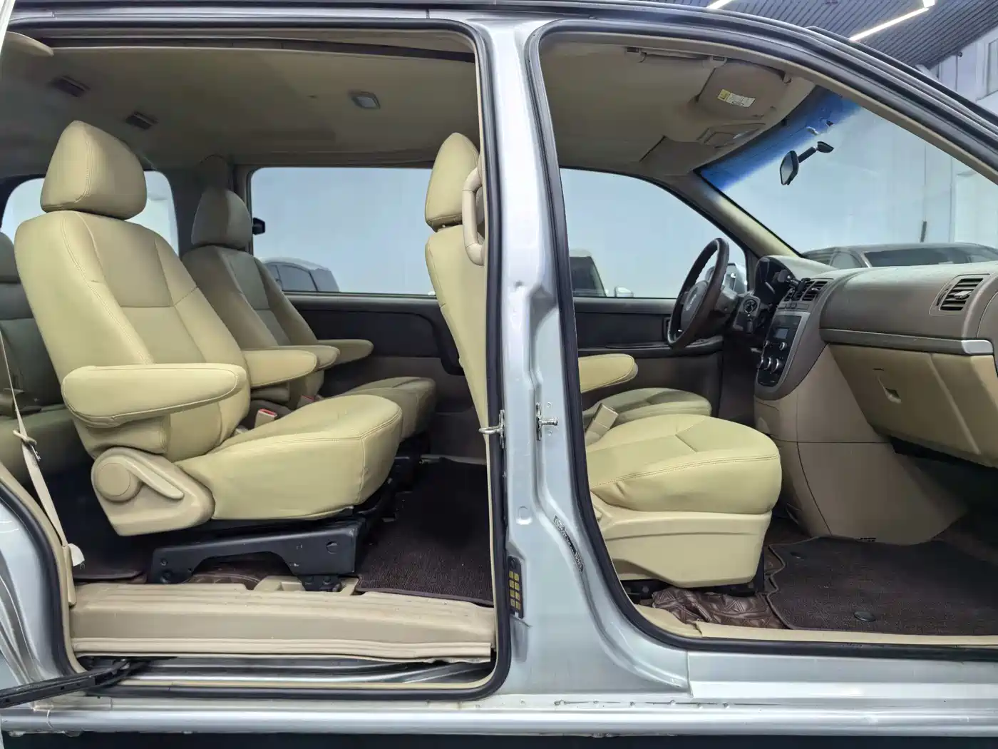 Buick GL8 2014 2.4L Classic Edition фото 10