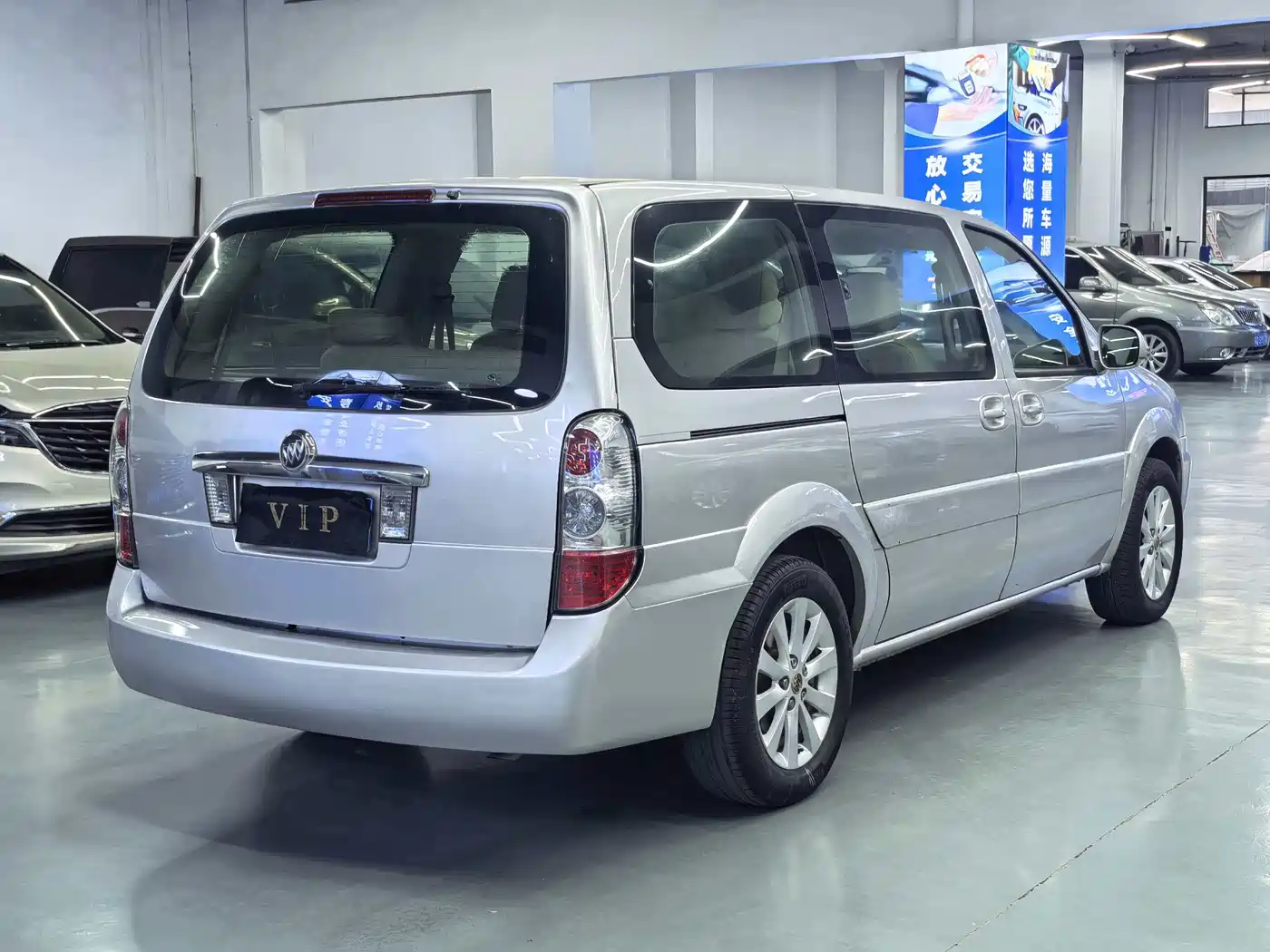 Buick GL8 2014 2.4L Classic Edition фото 15