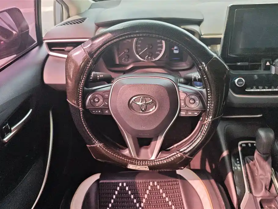 Toyota Corolla 2022 Hybrid 1.8L E-CVT Pioneer Edition фото 15