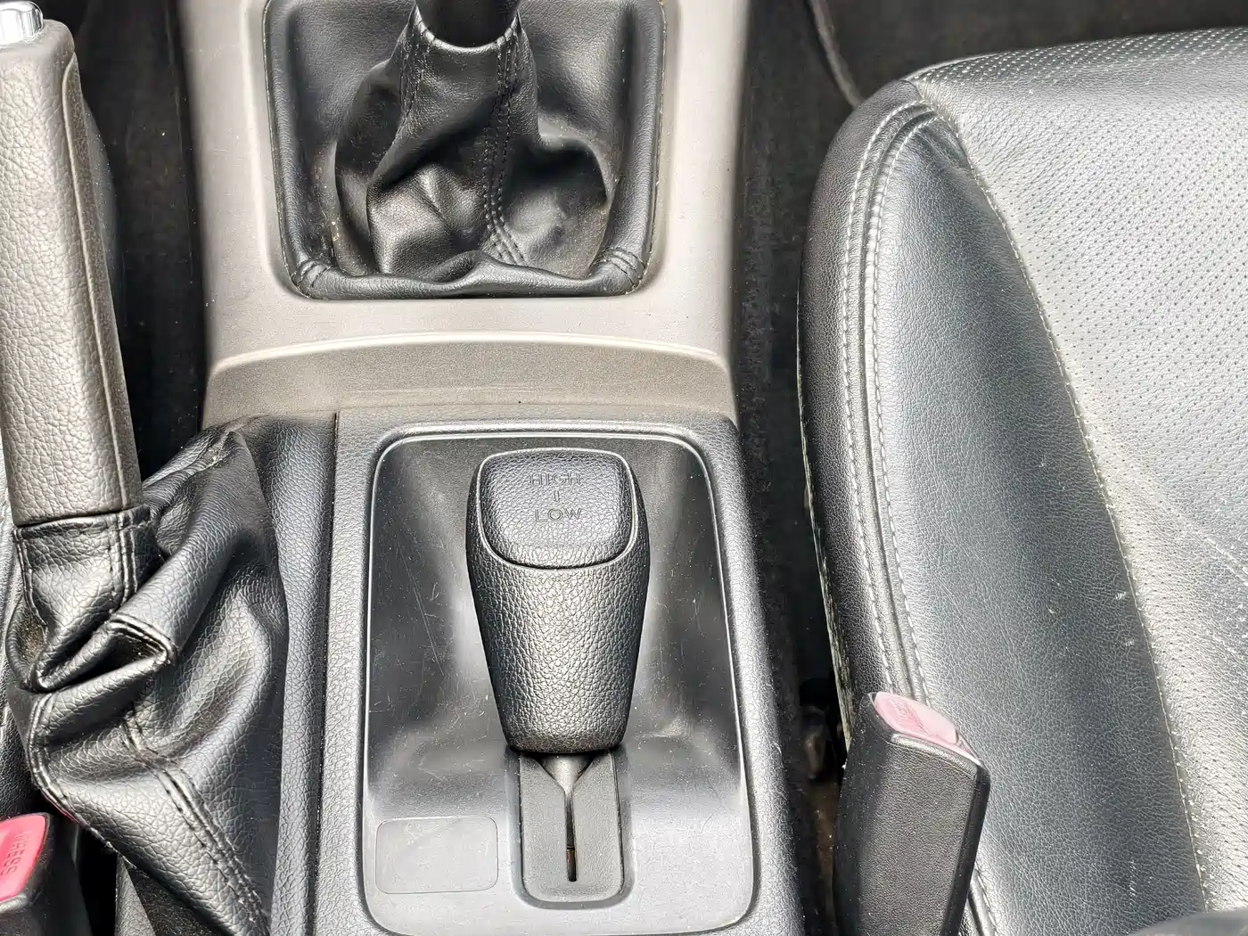 Subaru Forester 2010 2.0XS Manual Luxury Edition фото 25