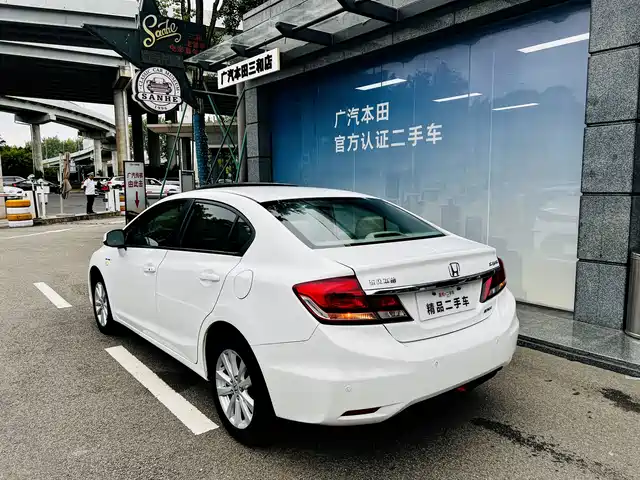 Honda Civic 2016 1.8L Automatic Comfort Edition — фото 4