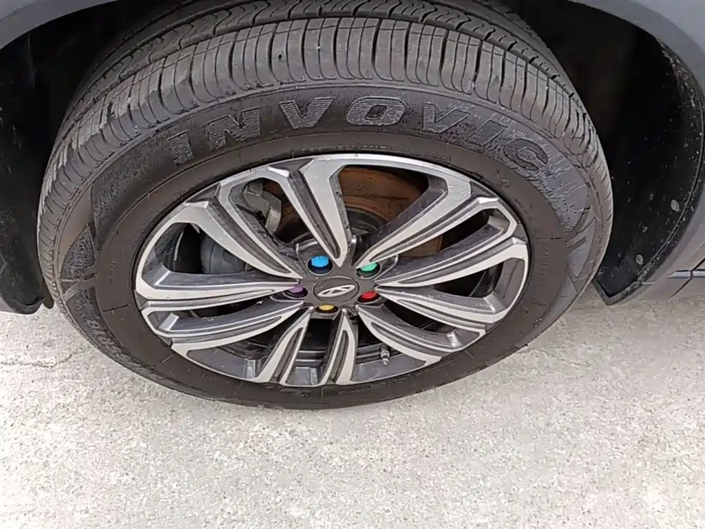 Фото 23 - Chery Tiggo 8