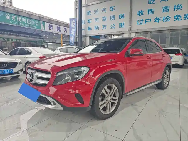 MERCEDES-BENZ GLA