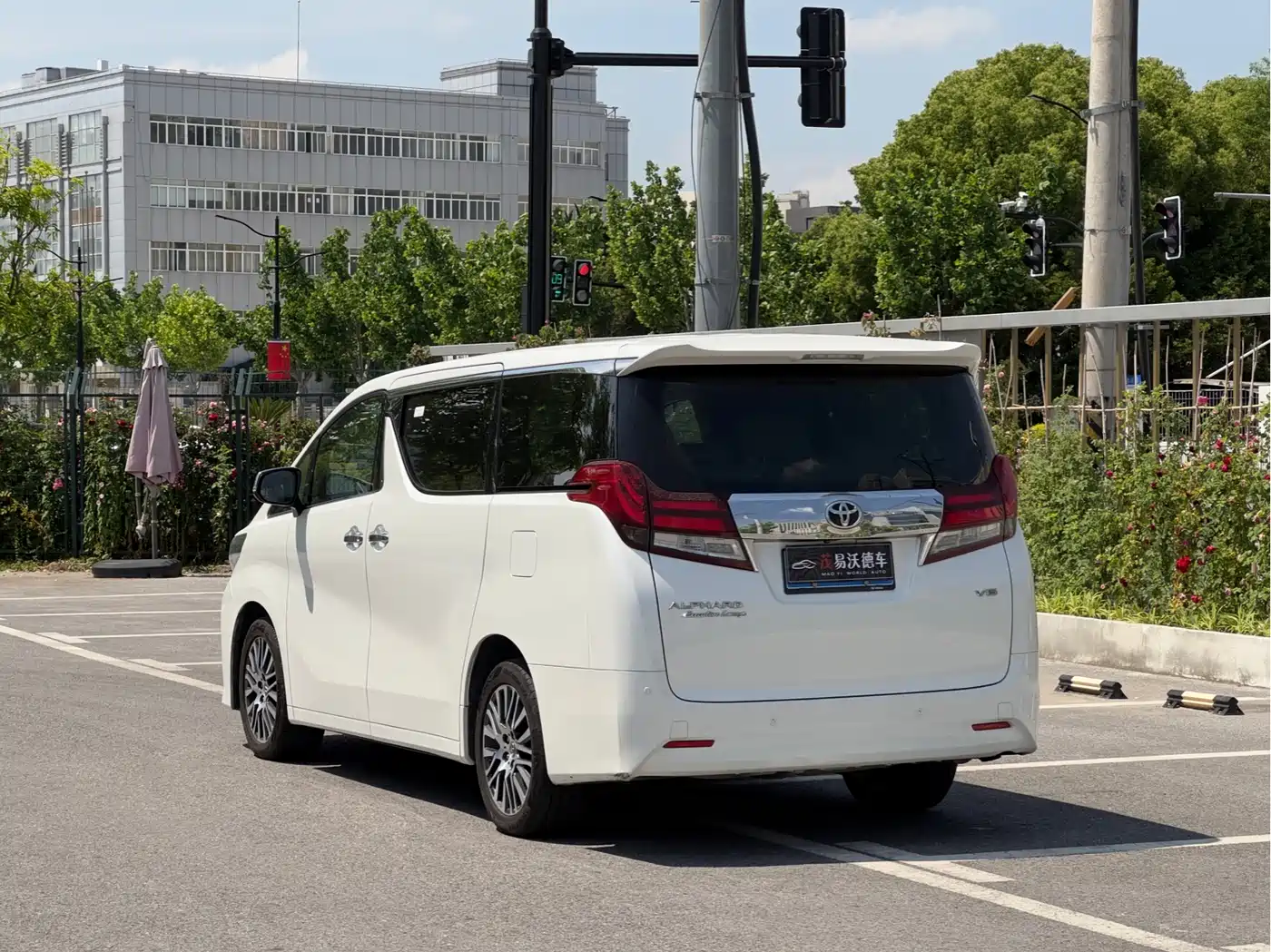 Toyota Alphard 2018 3.5L Premium фото 6