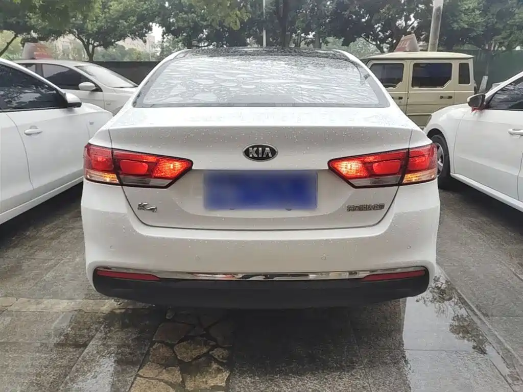 Kia K4 2014 1.8L Automatic GLS фото 6