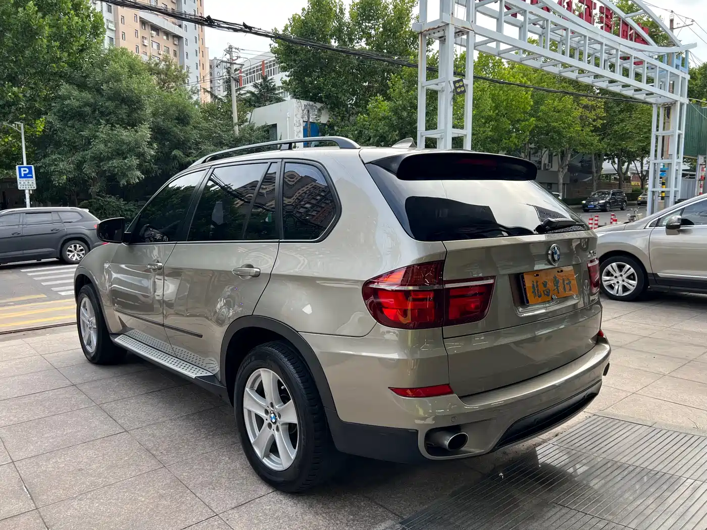 BMW X5 (Import) 2011 xDrive35i Leading Edition фото 6
