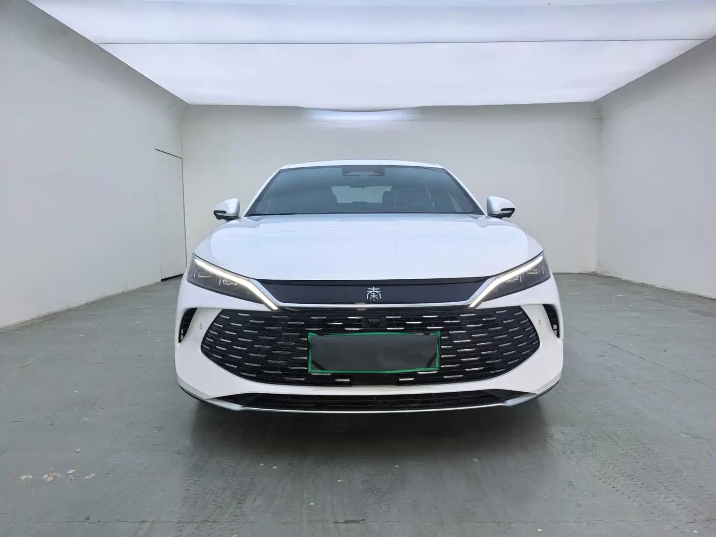 BYD Qin L 2025 DM-i Smart Drive 80KM Premium фото 2