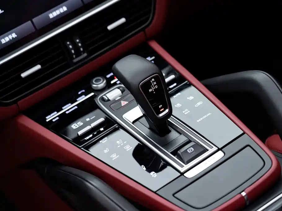 Porsche Cayenne New Energy 2022 Cayenne E-Hybrid 2.0T Platinum Edition фото 16