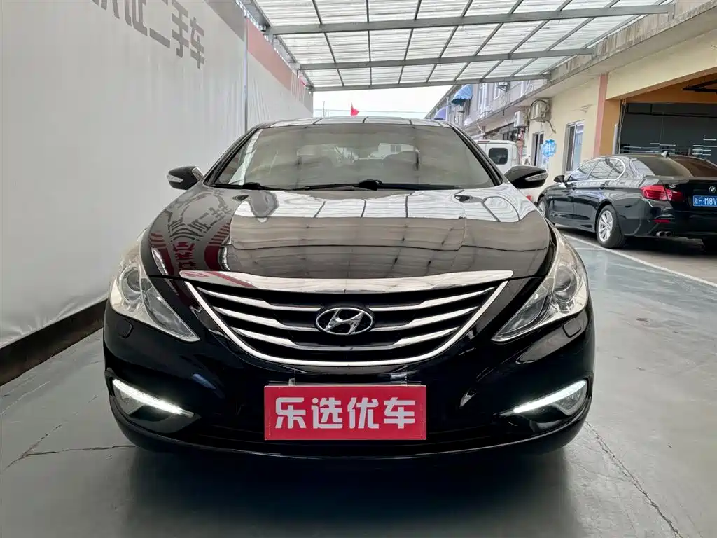 Hyundai Sonata 2013 2.4L Automatic Luxury Edition (China IV) фото 2