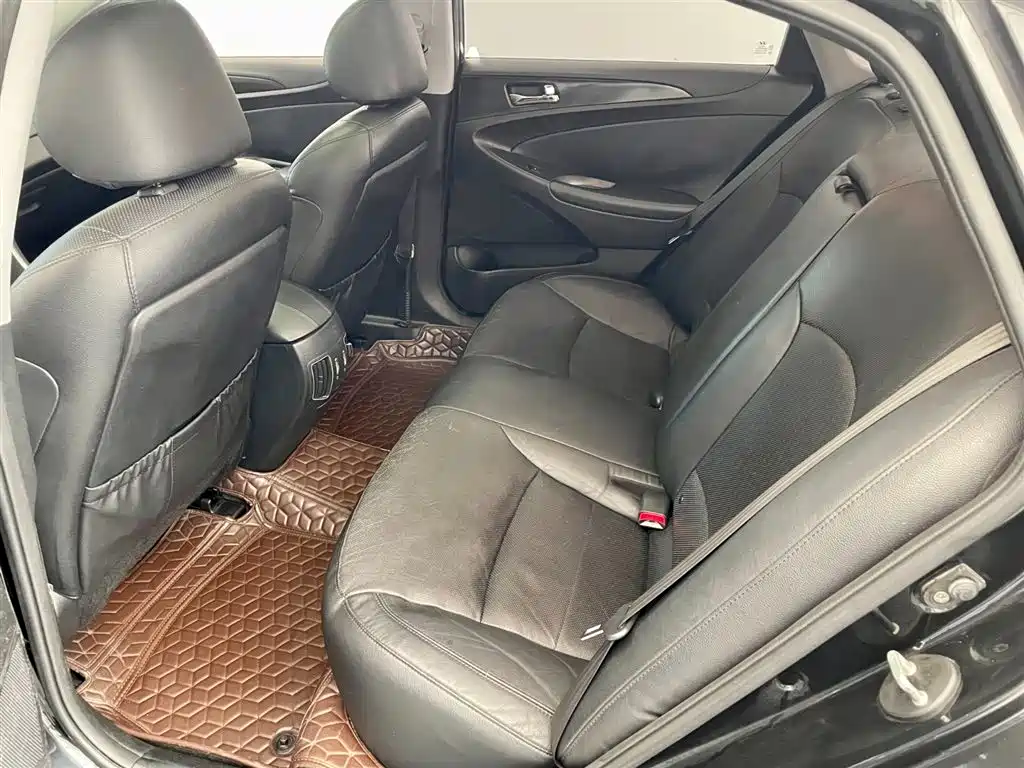 Hyundai Sonata 2013 2.4L Automatic Luxury Edition (China IV) фото 7