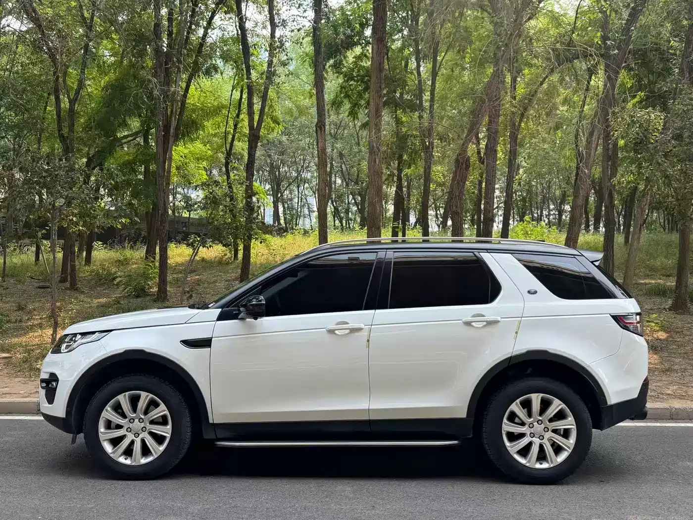 Land Rover Discovery Sport 2018 240PS SE Edition фото 3