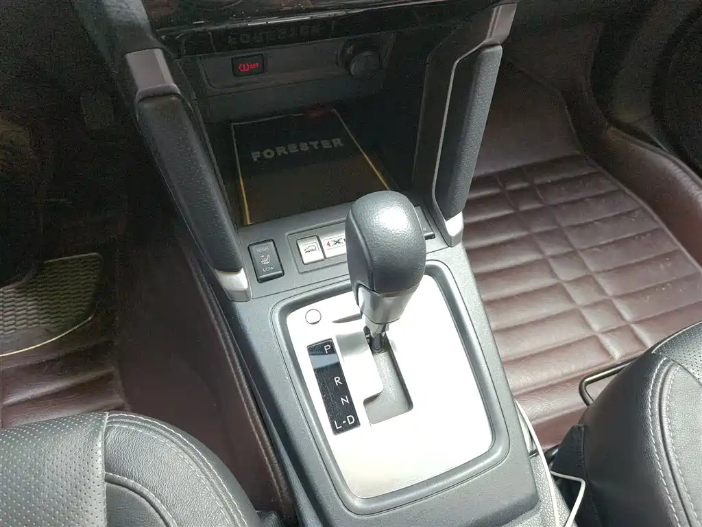 Subaru Forester 2016 2.0i Luxury Navigation Edition фото 7