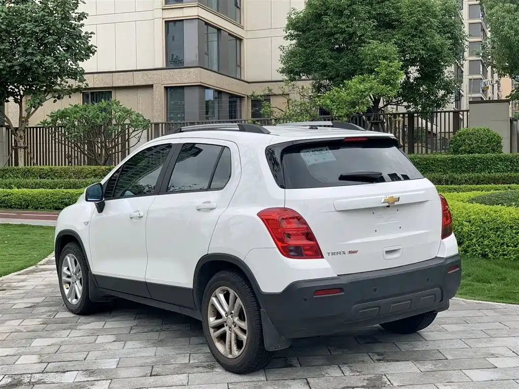 Chevrolet Trax 2016 1.4T Automatic 2WD Comfort Sunroof Edition фото 5