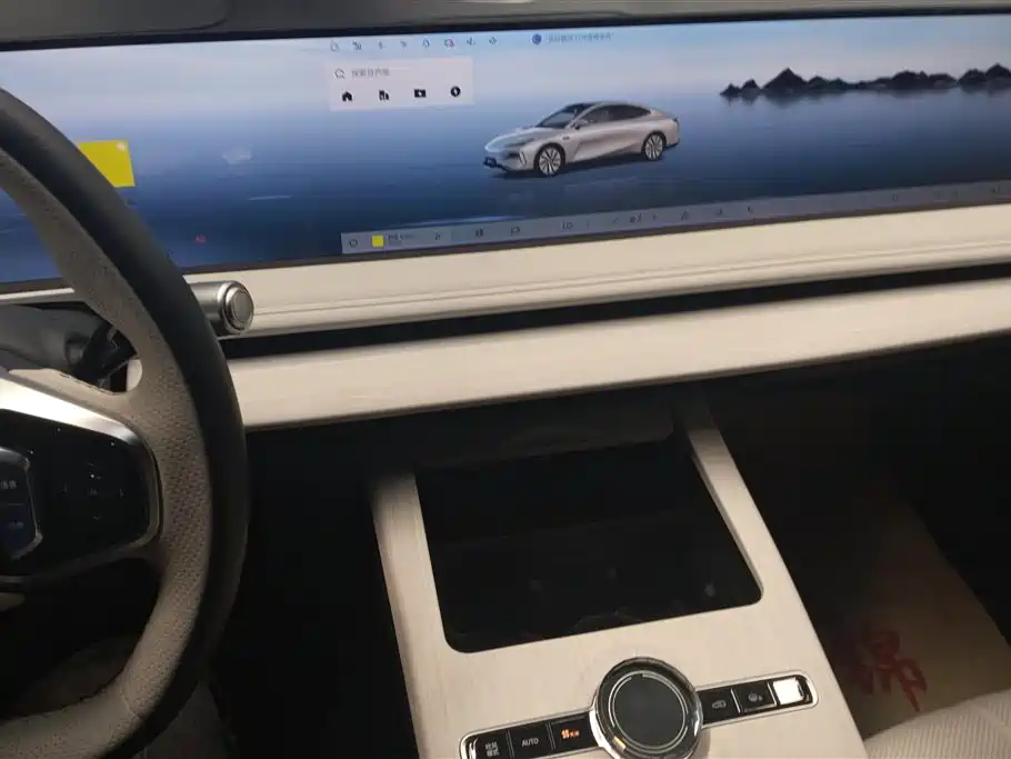 Geely Galaxy Galaxy E8 2024 665km RWD Starship Voyager Edition фото 13
