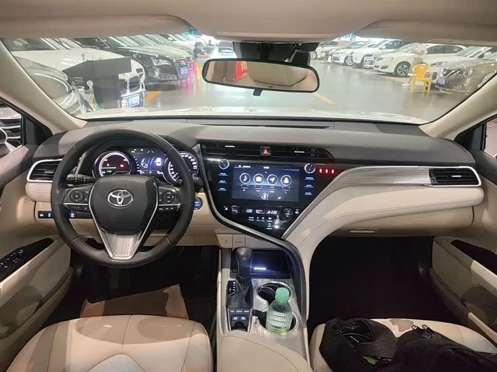 Toyota Camry 2019 Hybrid 2.5HG Luxury Edition China VI фото 10