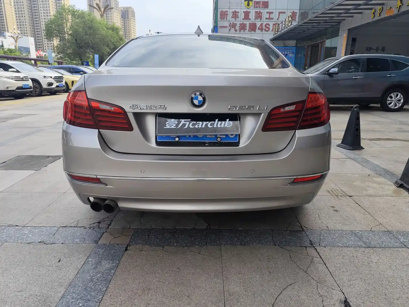 BMW 5 Series 2014 525Li Luxury Design Package фото 8