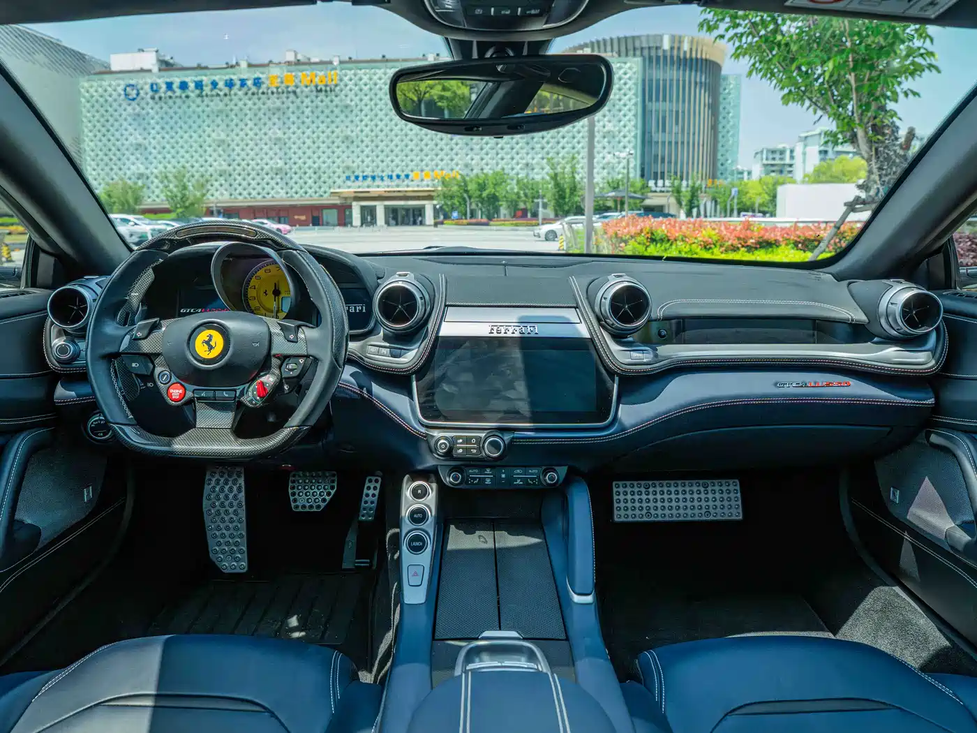 Ferrari GTC4Lusso 2016 6.3L V12 фото 20