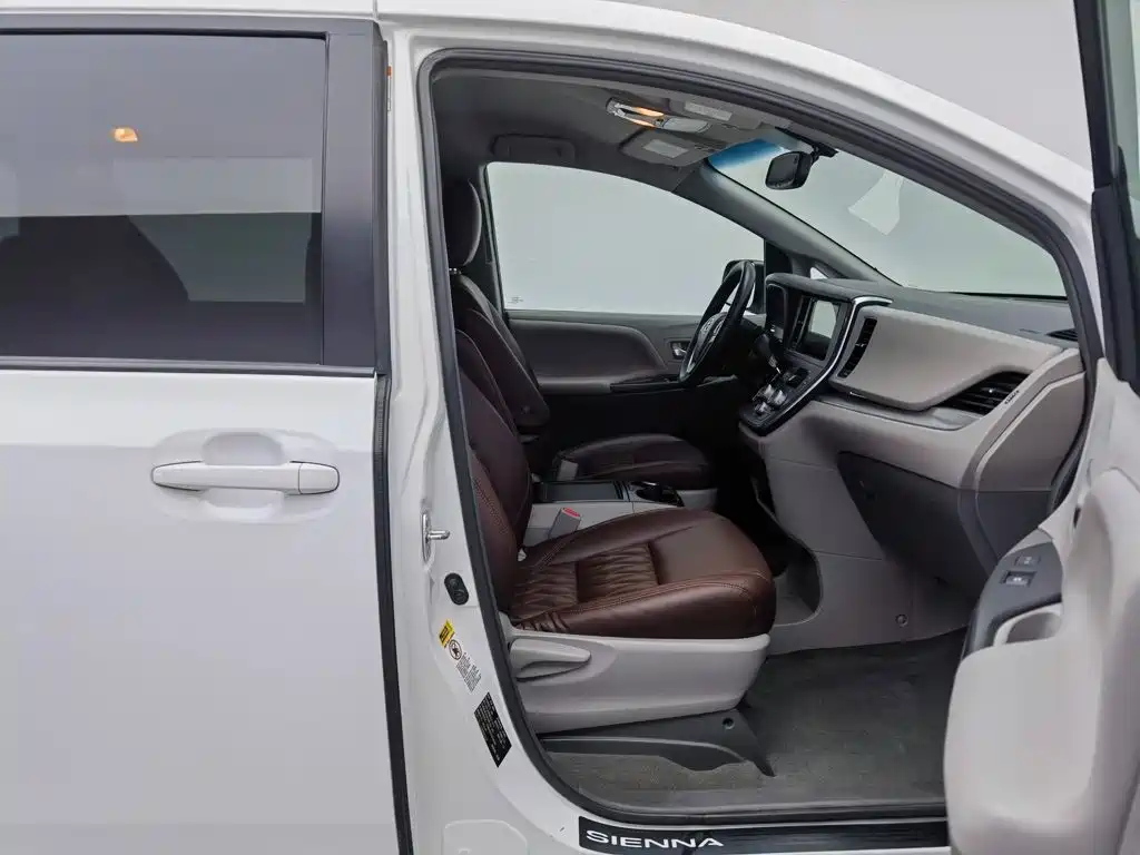 Toyota Sienna 2017 2016 Model 3.5L 2WD SE