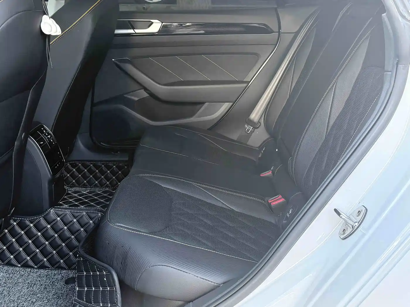 Volkswagen FAW-Volkswagen CC 2024 380TSI Bright Edition фото 17