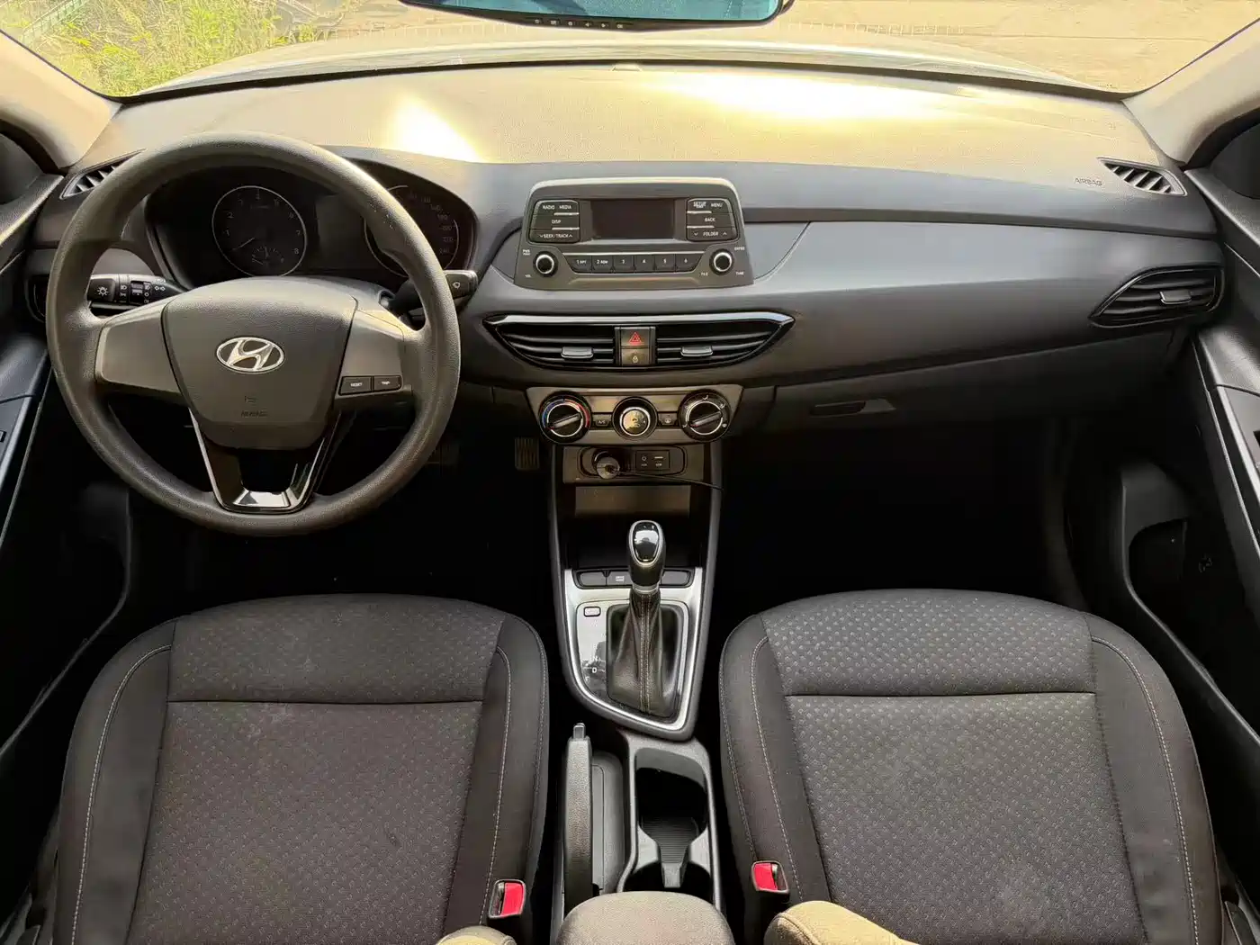 Hyundai Elantra 2018 1.6L Automatic Pleasing Edition GL China VI фото 7