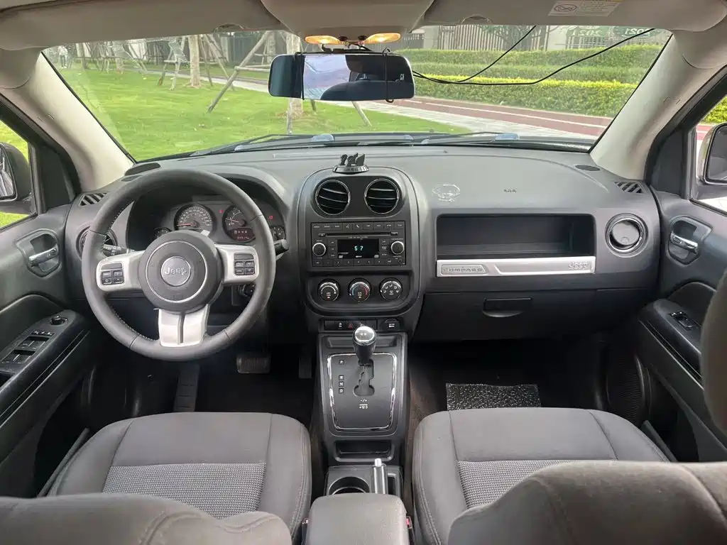Jeep Compass (Import) 2015 2015 2.0L 2WD Sport