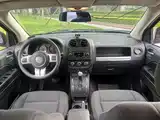 Photo 8 - Jeep Compass (Import)
