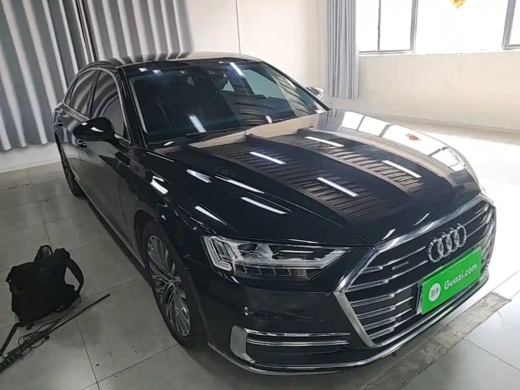Фото 4 - Audi A8