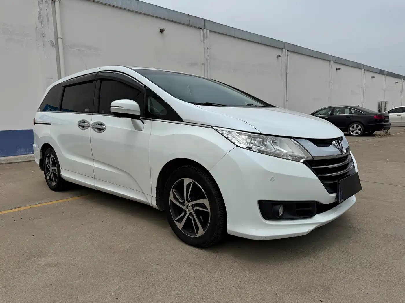 Фото 3 - Honda Odyssey