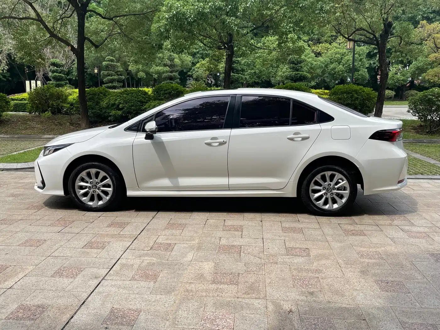 Toyota Corolla 2021 1.2T S-CVT Elite PLUS Edition фото 7