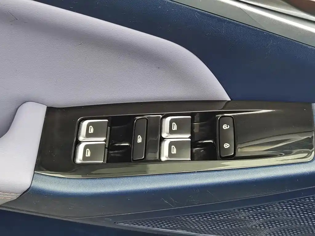 Фото 9 - Geely Geometry E Firefly