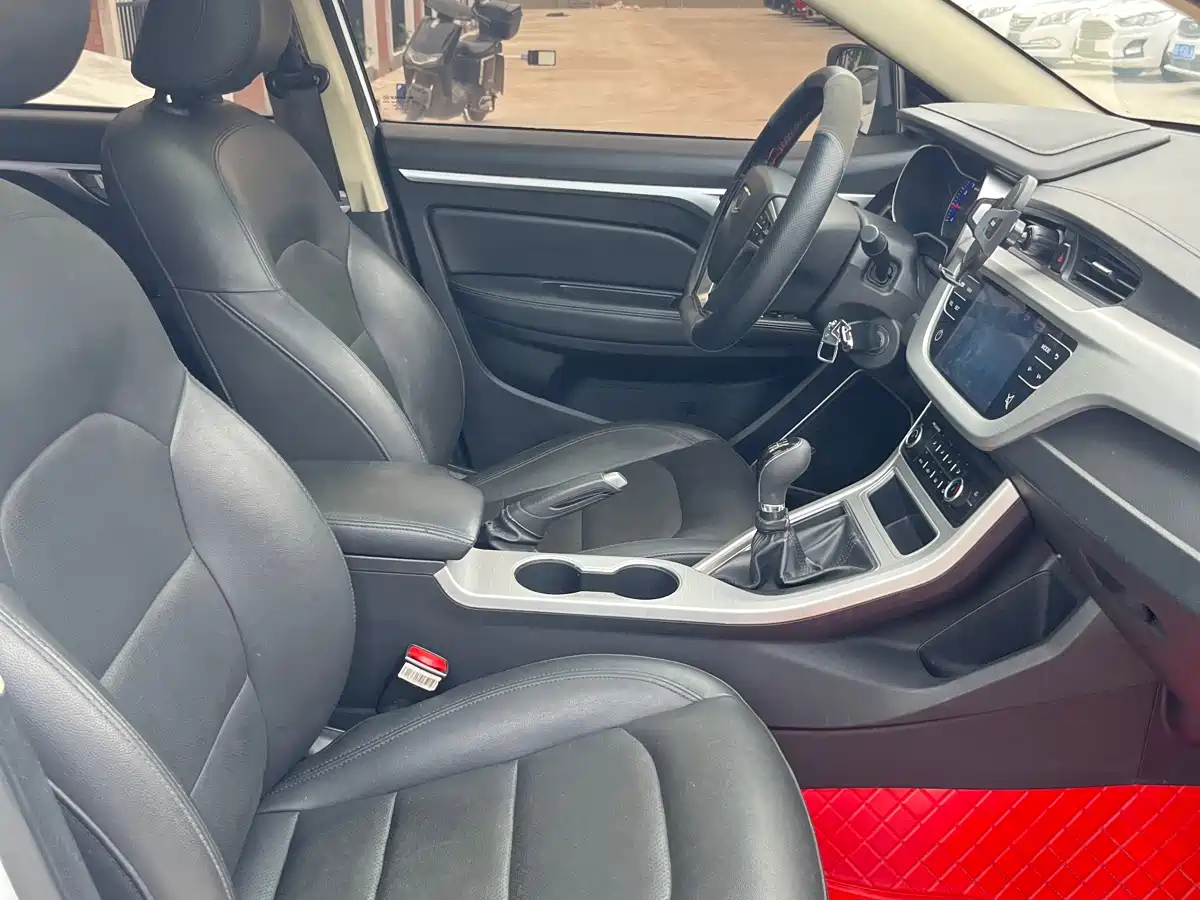 Фото 8 - Geely Vision