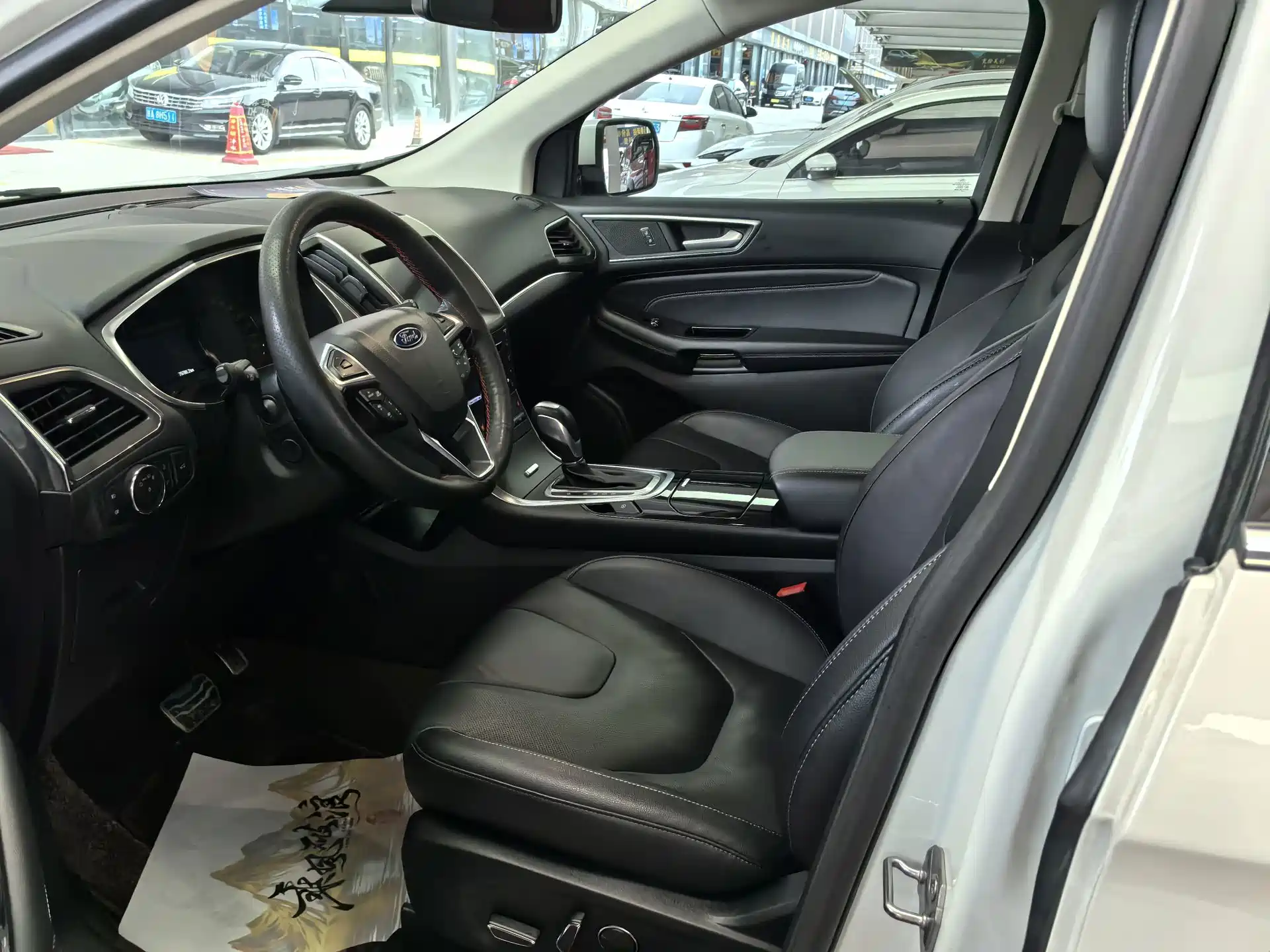 Фото 7 - Ford Edge