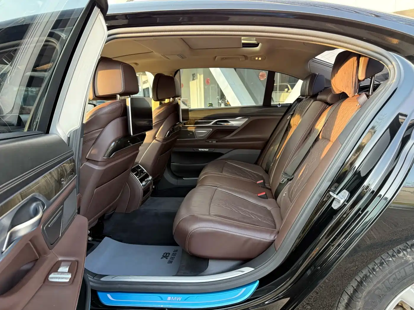 BMW 7 Series 2017 730Li Luxury Edition фото 14