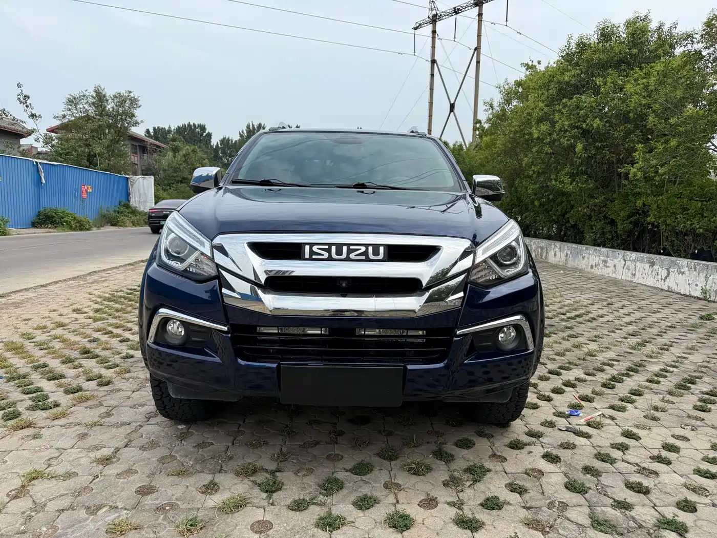 Фото 2 - Isuzu D-MAX