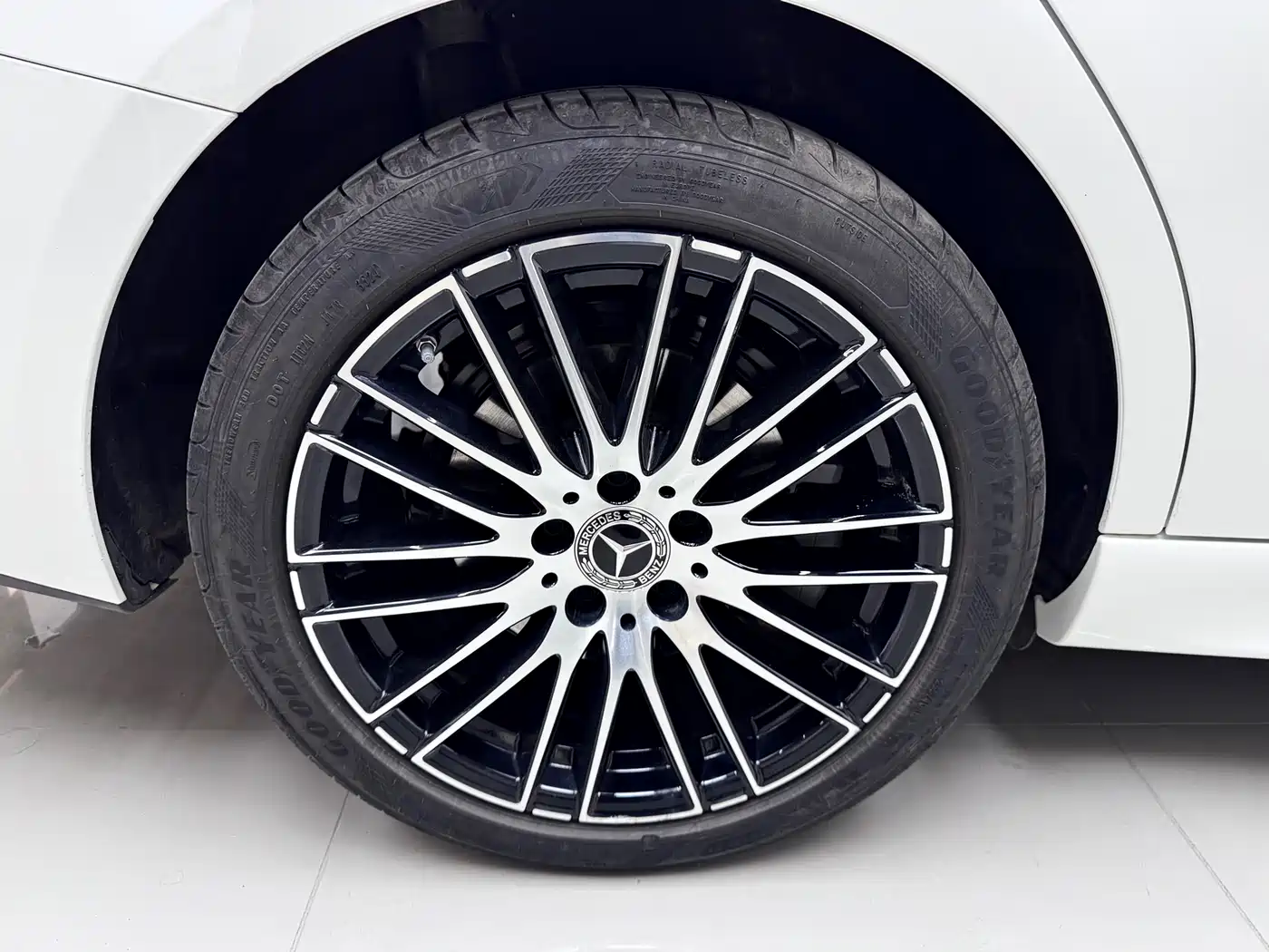 Mercedes-Benz C-Class 2025 C 260 L Sport Edition фото 9